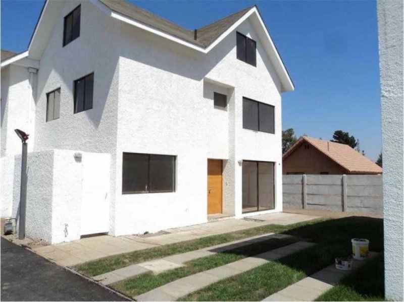 Arriendo acogedora vivienda, con muy buena distribución, en el mejor sector de Peñalolén