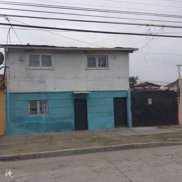  En La Calera con Dos Estacionamientos: Espacio y Comodidad para Toda la Familia