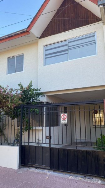 arrendamos linda casa  a dos cuadras de la plaza de Los Andes