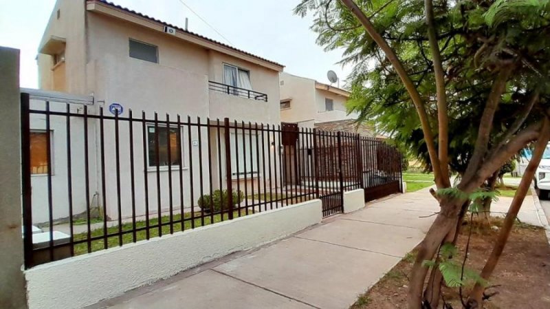 EN ARRIENDO AMPLIA Y HERMOSA CASA AMOBLADA EN VALLENAR