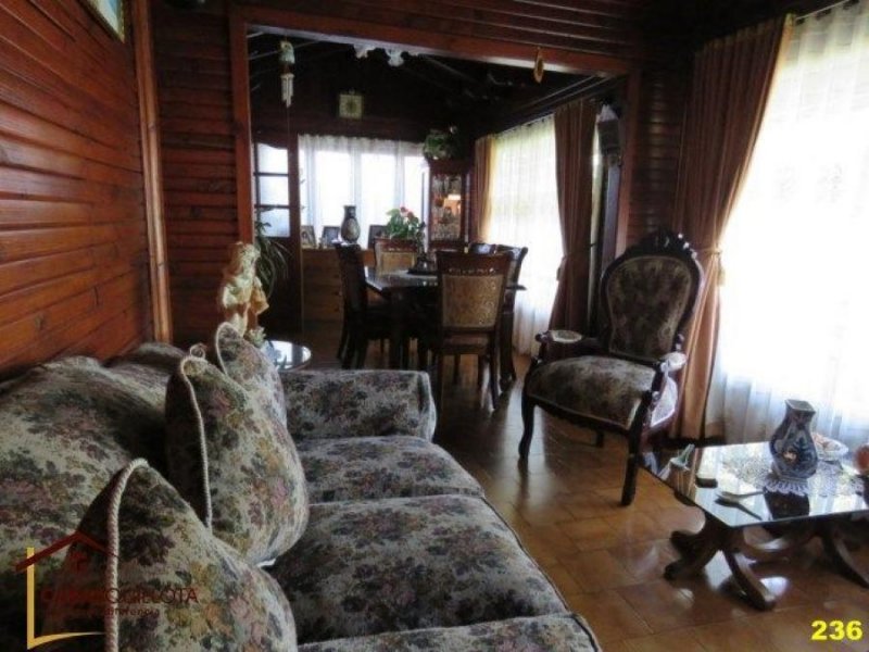 Foto Casa en Venta en Quillota, Quillota - $ 240.000.000 - CAV124209 - BienesOnLine